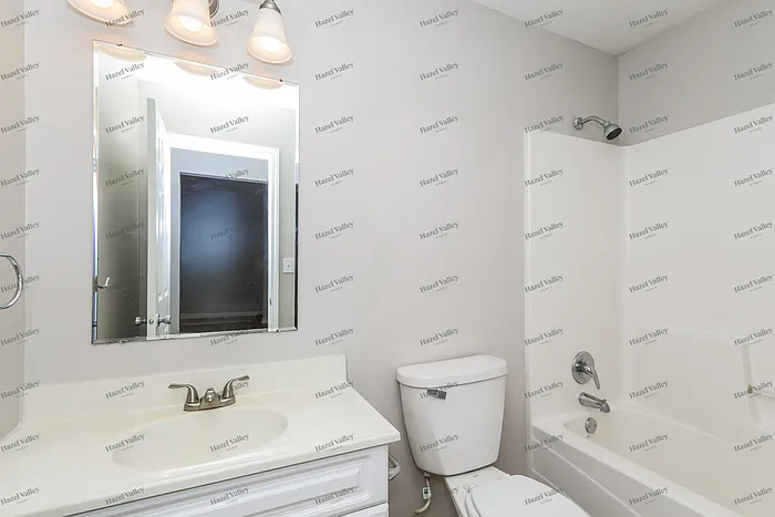 6091 Parrington Dr — Photo 10