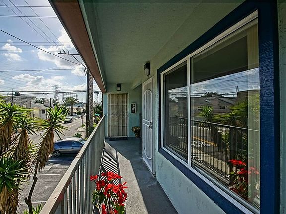 2nd image of 1901-1905 Phelan Ln #1901-C