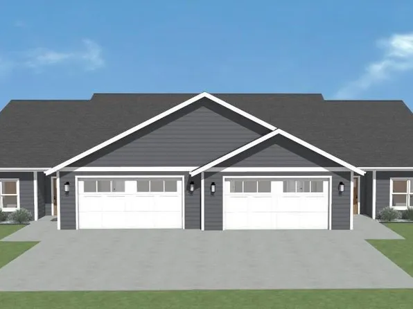 562 Massman Dr, Decorah, IA 52101