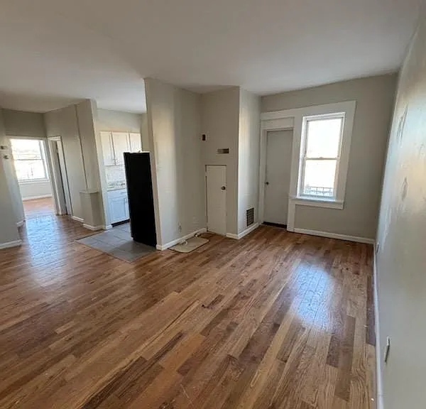 335 Wells St #21 — Photo 1