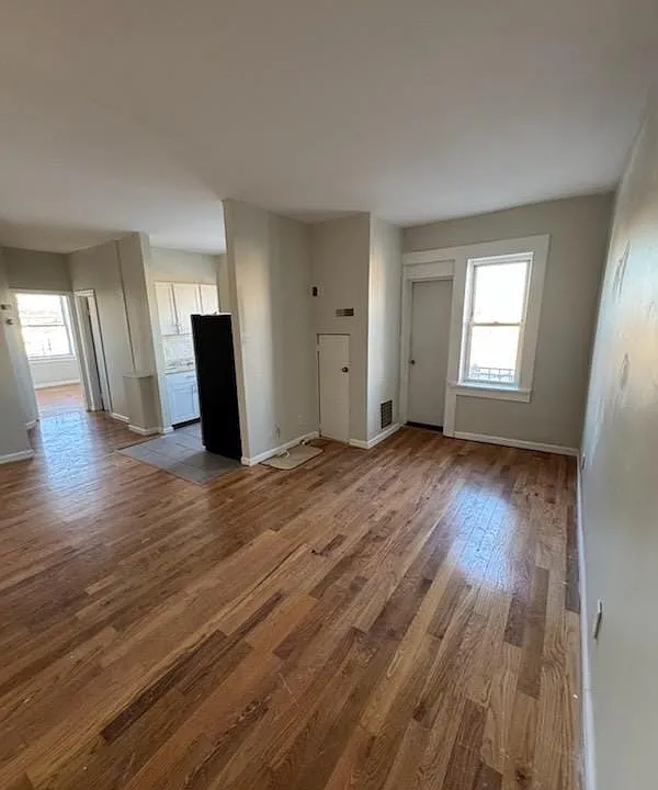 335 Wells St #21