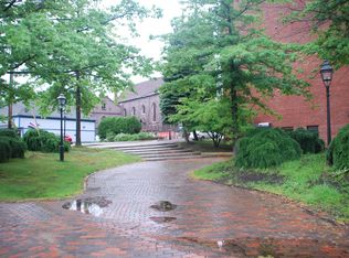 809 Washington St APT 105, Bath, ME 04530