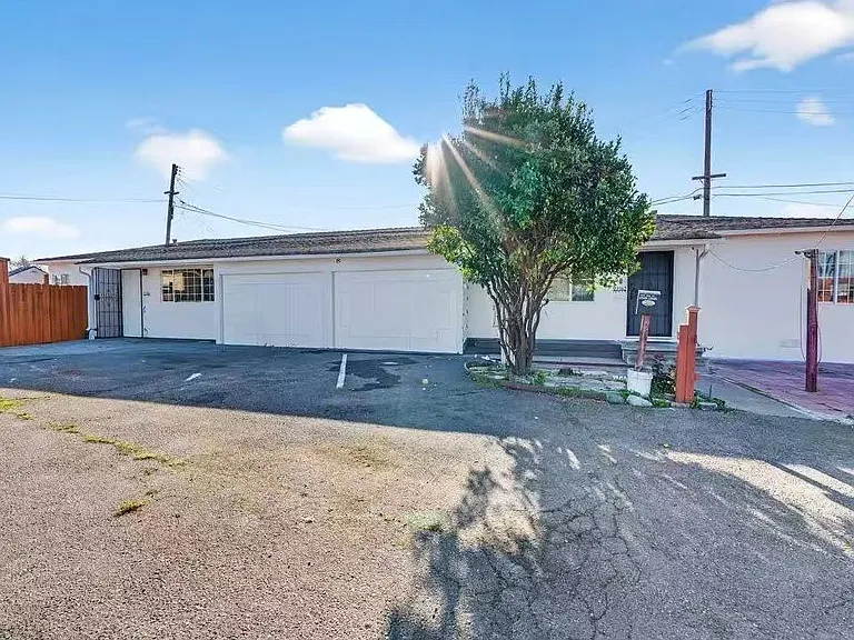 23162 Ida Ln — Photo 1