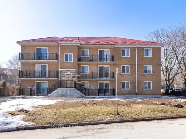 14 John St Unit 202, Grimsby, ON L3M 1X5