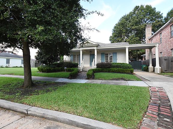Off Street Parking with parking for up to 4 vehicles.