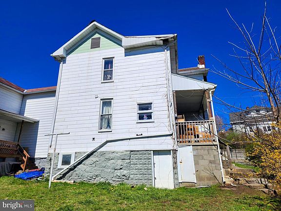 3rd image of 108 Center St