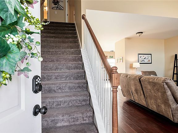 3rd image of 601 Napa Valley Ct