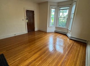 20 Roseland St #4, Cambridge, MA 02140