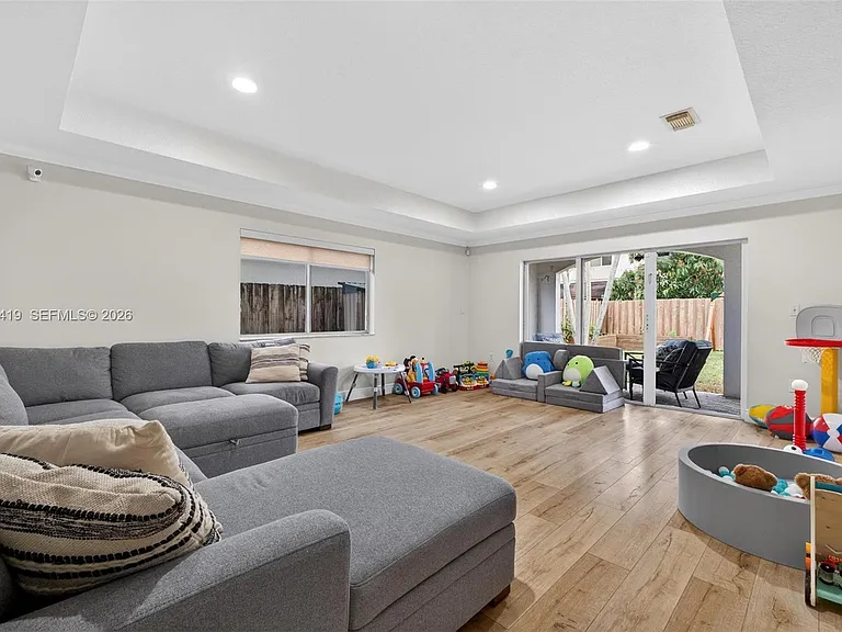 15874 SW 138th Ter — Photo 23