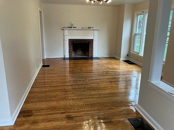 5th image of 1720 N Leland Ave