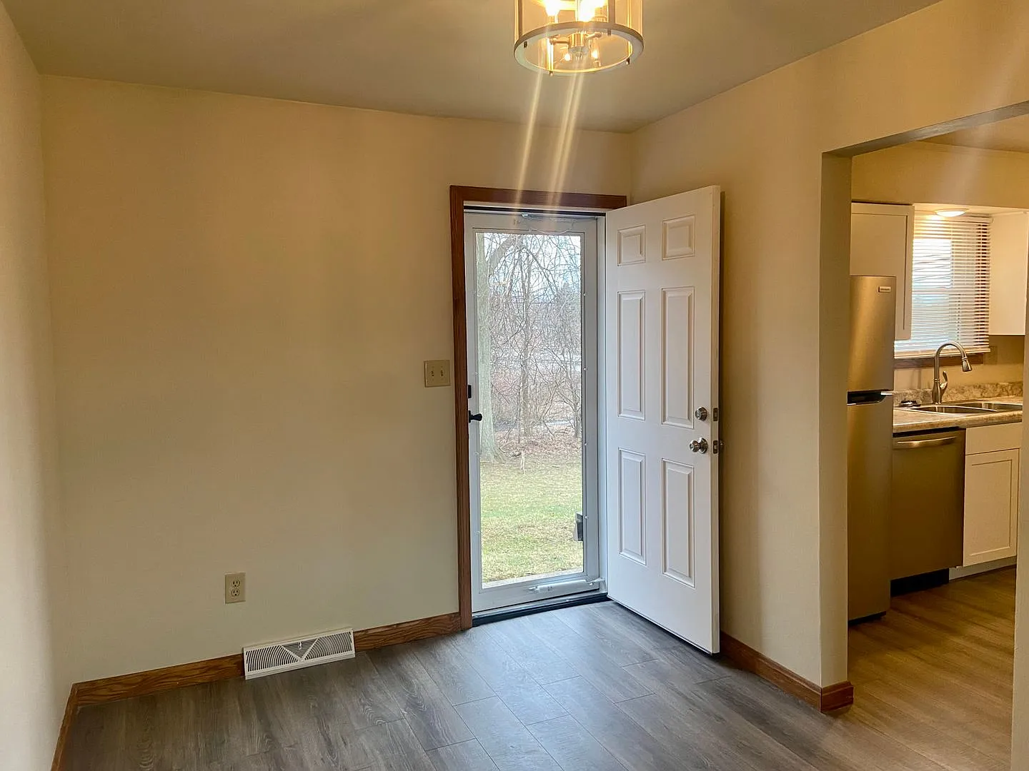 2904-2910 Tamarack Drive — Photo 4