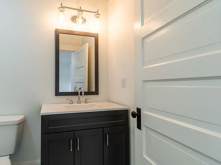 528 E Normal St — Photo 30
