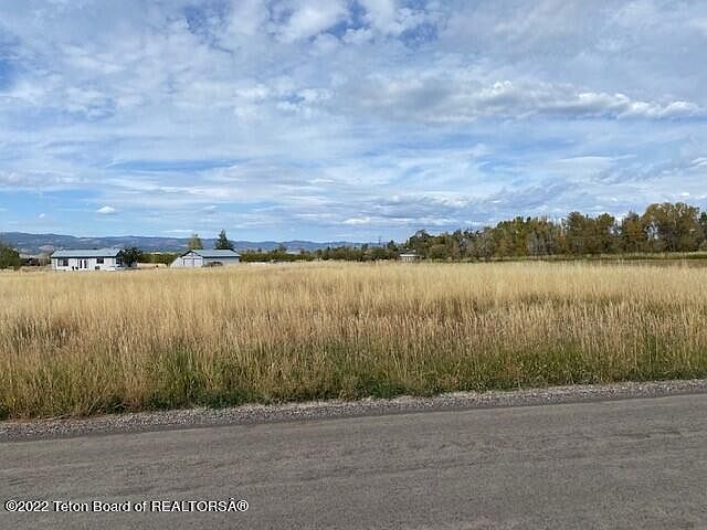1st image of 90 Strawberry Creek Ln