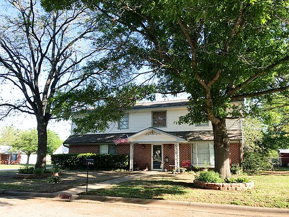 2nd image of 2501 SE 15th St