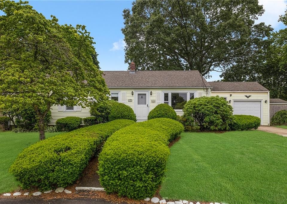 1st image of 15 W Hill Cir