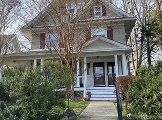 272 Park St, Montclair, NJ 07043