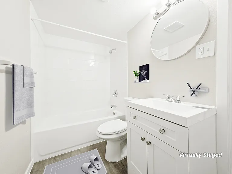 Tailwinds Apartments — Photo 8