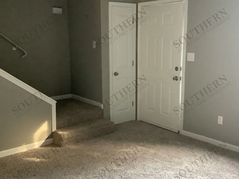 142 Westwood Cir — Photo 5