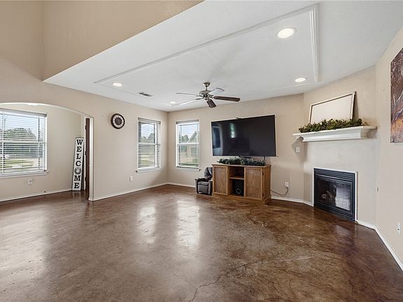 4th image of 2108 Miana Ct