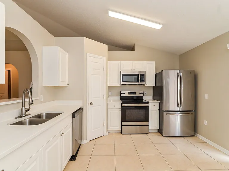 64 Bolton Ct — Photo 7