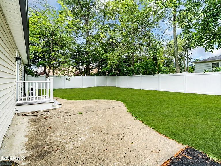 20 Oak Hill Dr — Photo 15