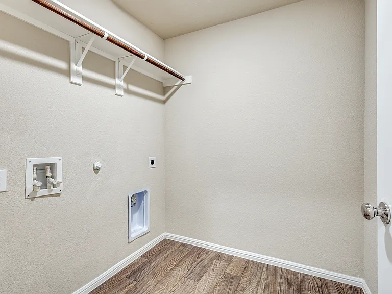 6020 Halton Dr — Photo 23