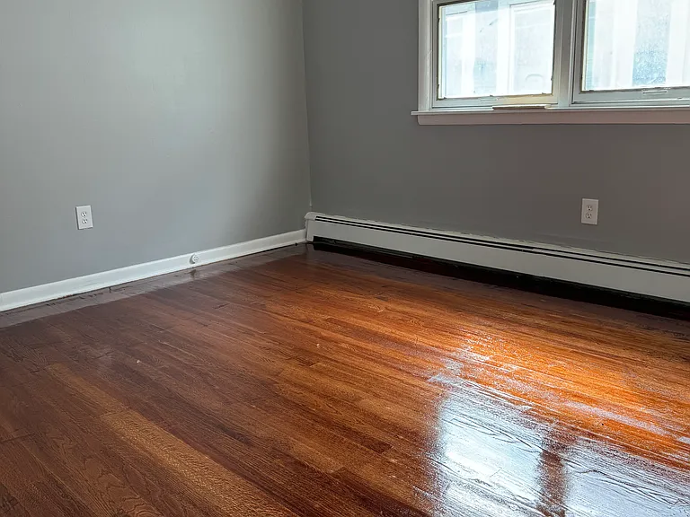 571 Morris St #1 — Photo 29