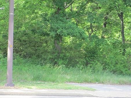 2nd image of Main St E