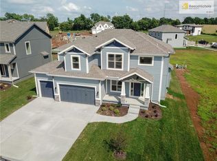 425 SE Ripple Dr, Lees Summit, MO 64063