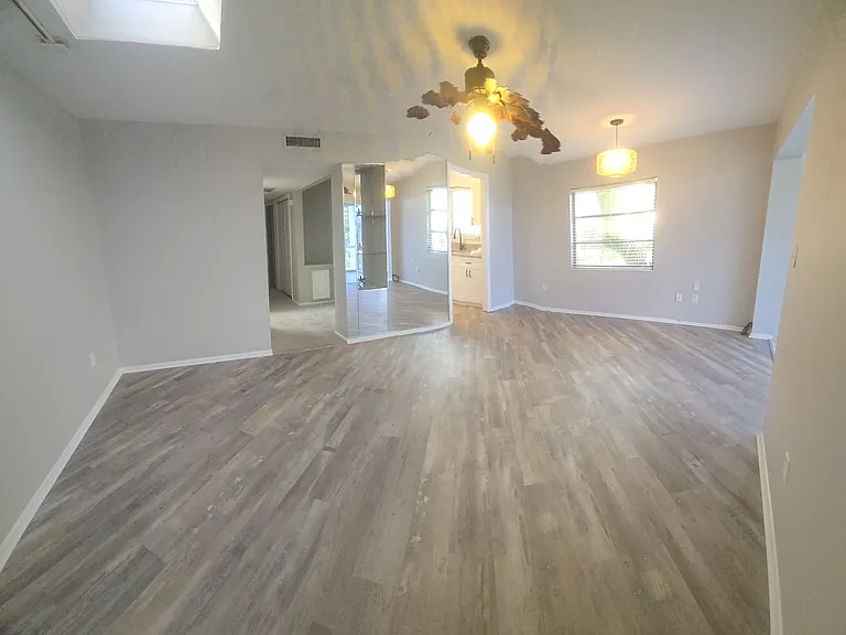 10215 Manatee Ave W #3 — Photo 5