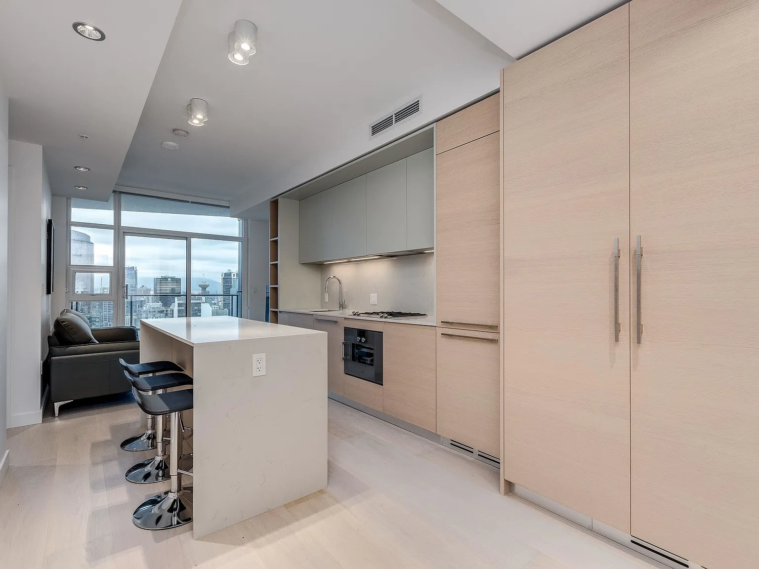 1 bed, 558 sqft, $3,500 — Photo 2