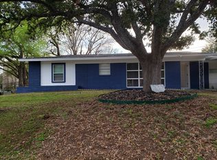 210 Clubhill Dr, San Antonio, TX 78228
