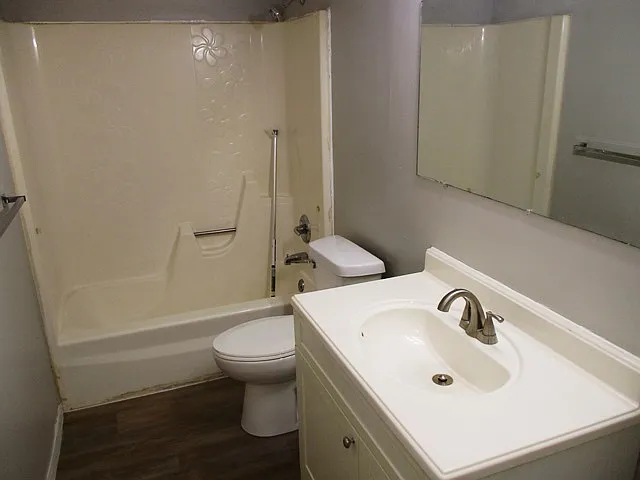 2204 Rainbow Ave — Photo 6