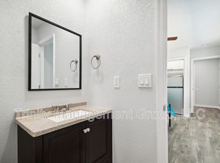 1051 Dogwood Dr ROOM 2, Dunedin, FL 34698
