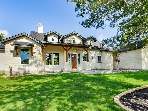 109 Pioneer Trl, Adkins, TX 78101