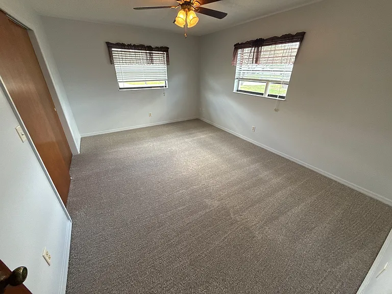 8215 W Cecil Ln — Photo 10