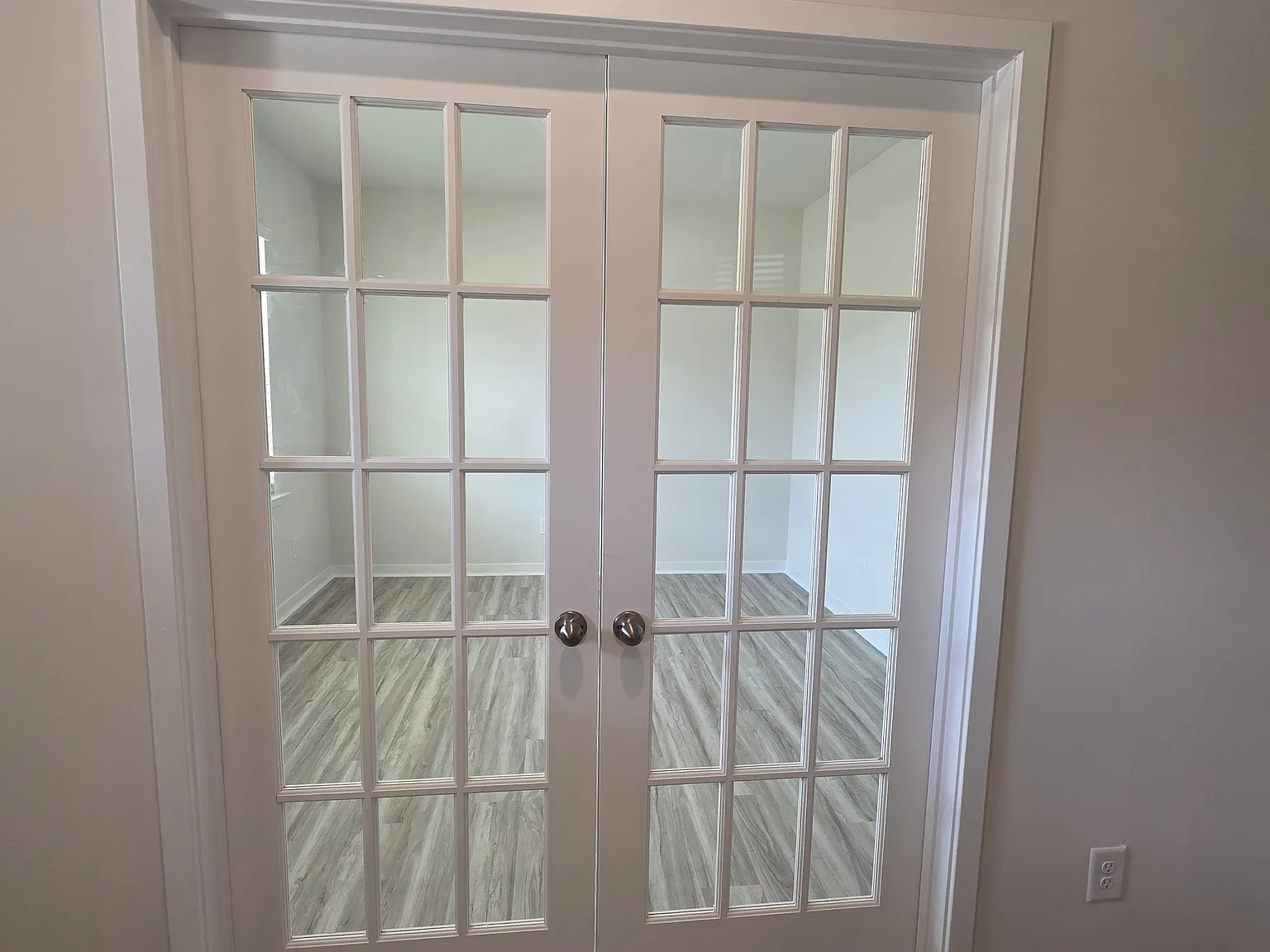 5 bed, 2511 sqft, $2,600 — Photo 2