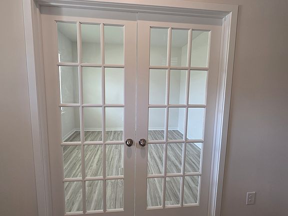 2nd image of 1628 Secrest Commons Dr