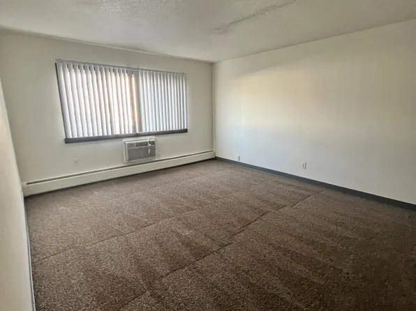 931 Old Marion Rd NE, Cedar Rapids, IA