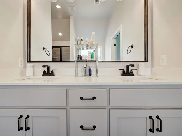 817 Scully Rd, Yukon, OK 73099