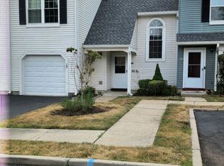 182 Scobee Ln, Somerset, NJ 08873