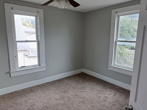 4th image of 304 Alabama St