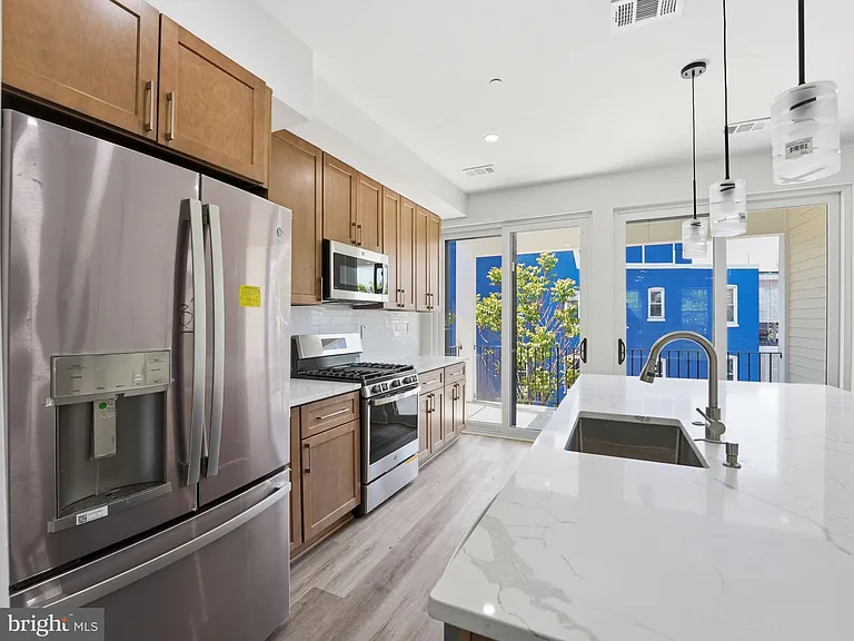 2404 N Capitol St NW #B — Photo 14