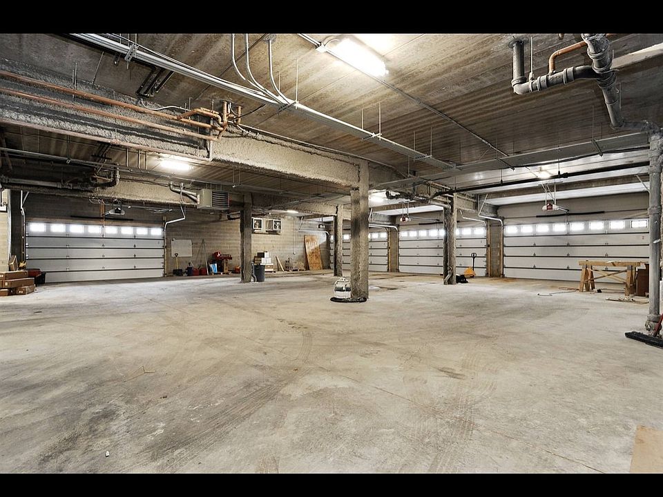 Building Photo 3