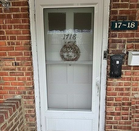 3rd image of 1718 Williamsbridge Rd Floor 1