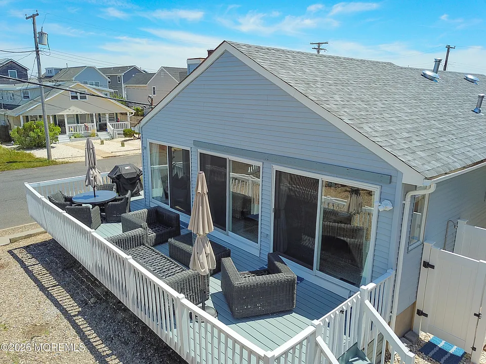 207 4th Ave