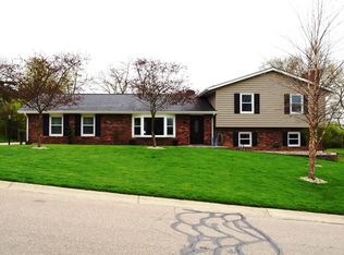 2463 Sir Martin Dr, Hamilton, OH 45013
