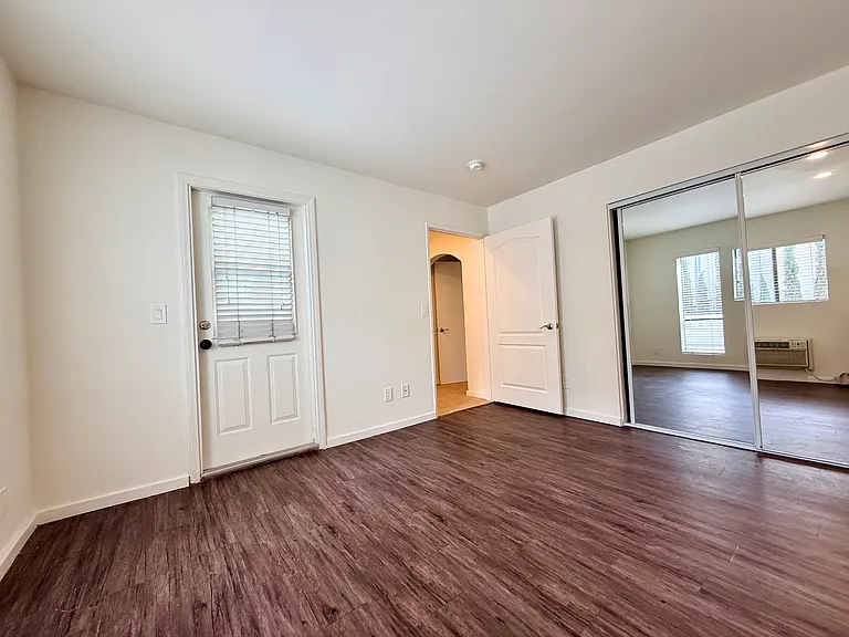 Mansfield Terrace Apartments — Photo 49