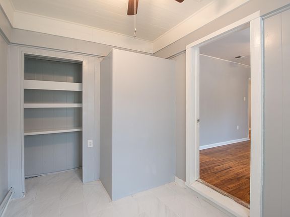 5th image of 2715 Pine Ave