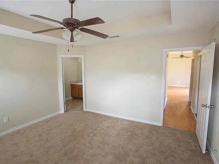 2159 Seasons Ct — Photo 8